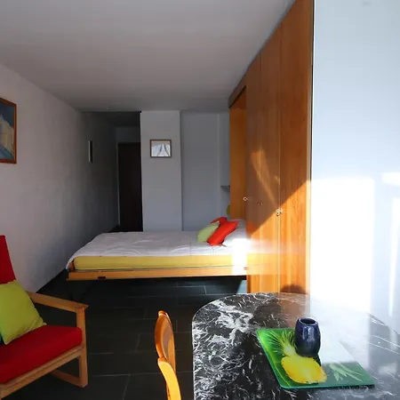 Studio Apartment *